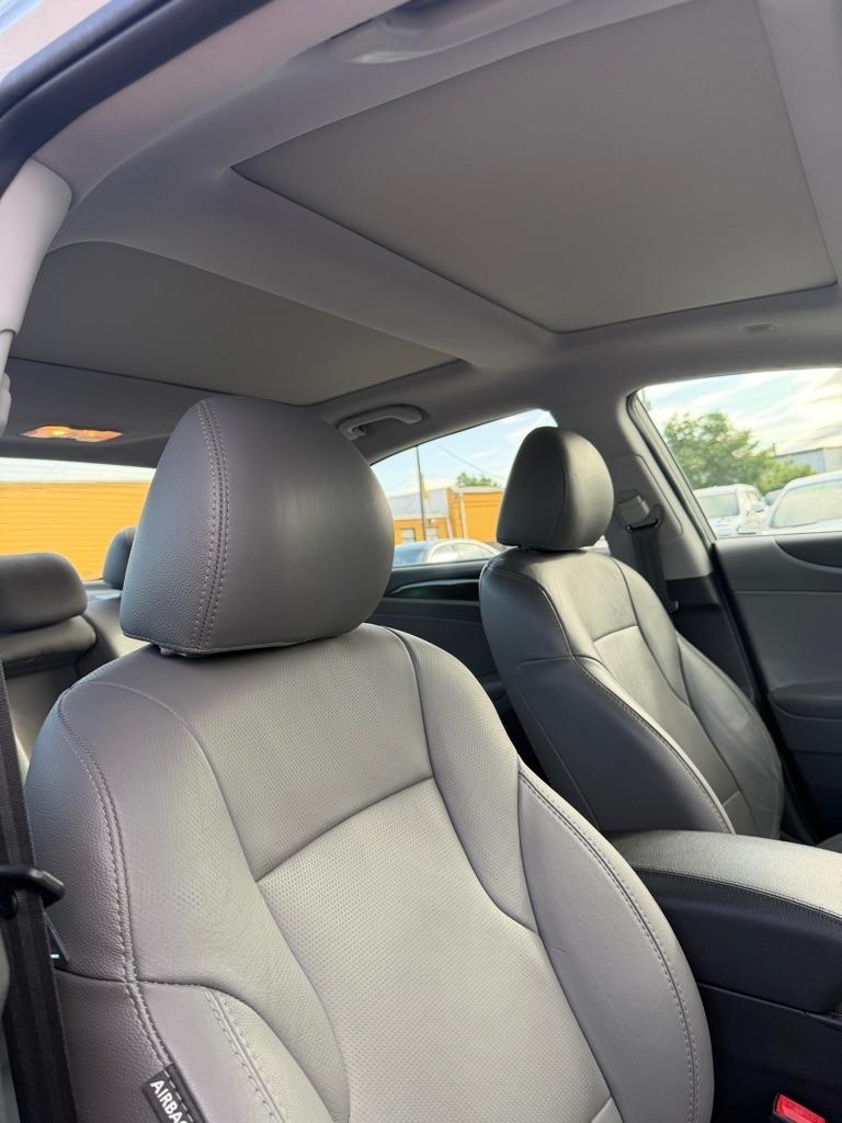 Hyundai Sonata SE Auto 2012