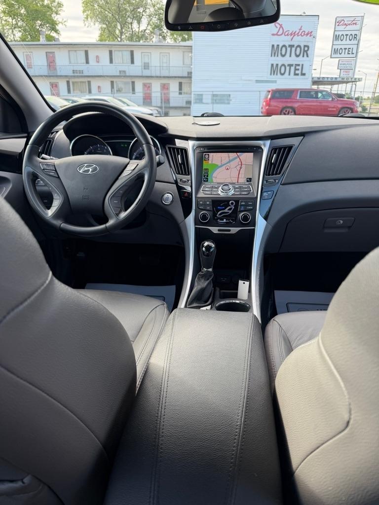 Hyundai Sonata SE Auto 2012