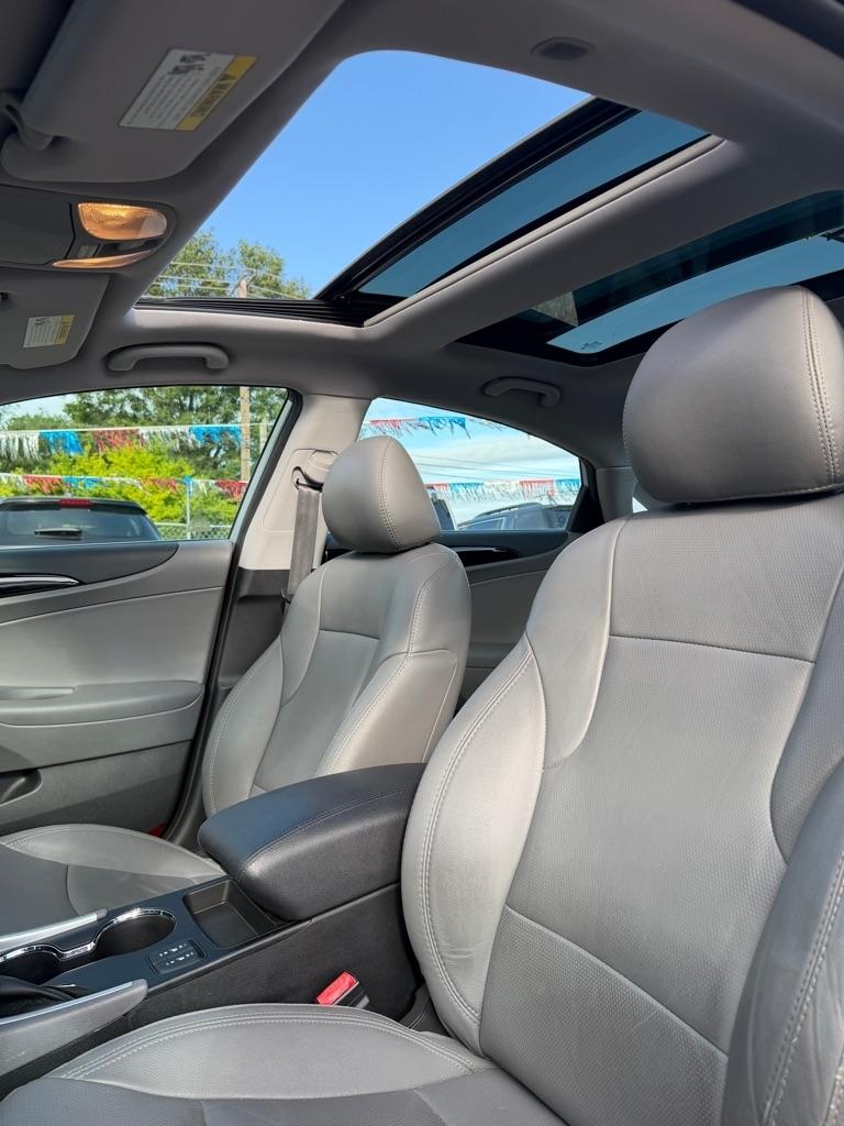 Hyundai Sonata SE Auto 2012