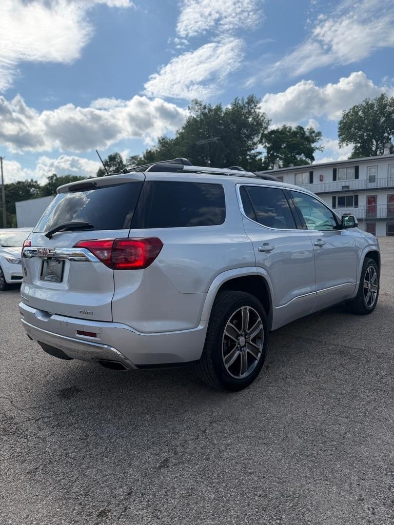 GMC Acadia Denali AWD 2017
