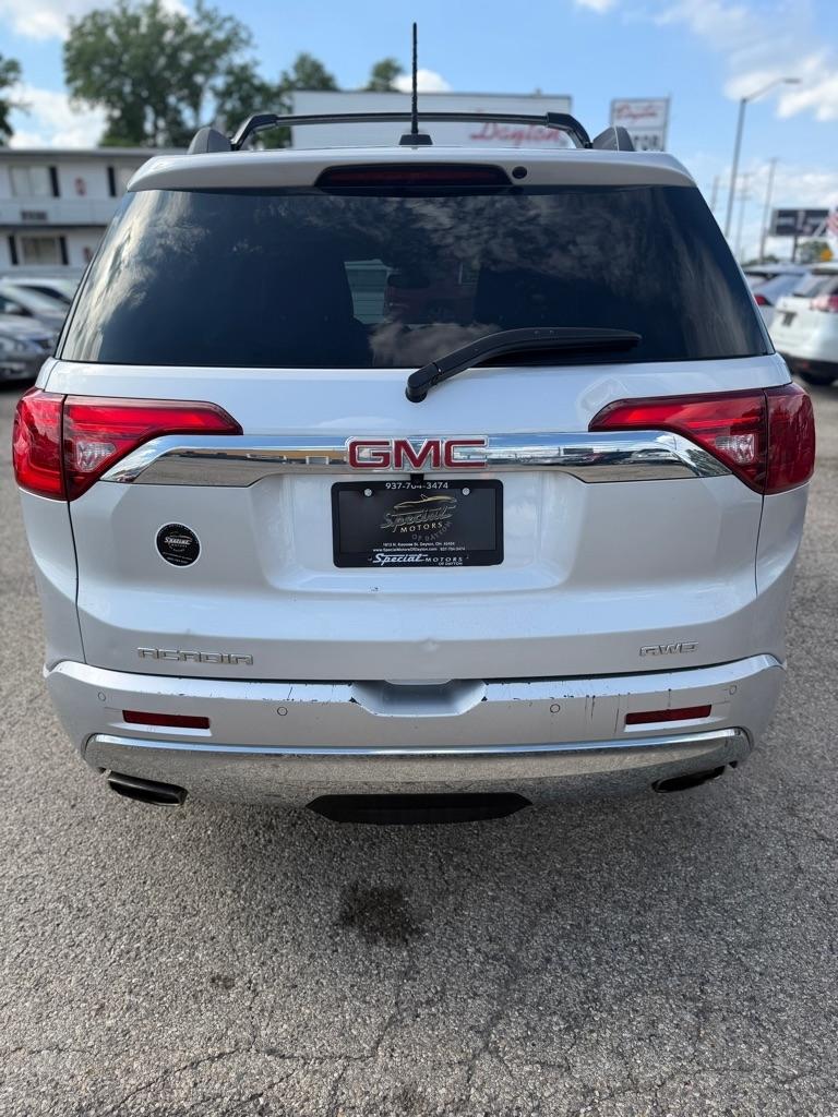 GMC Acadia Denali AWD 2017
