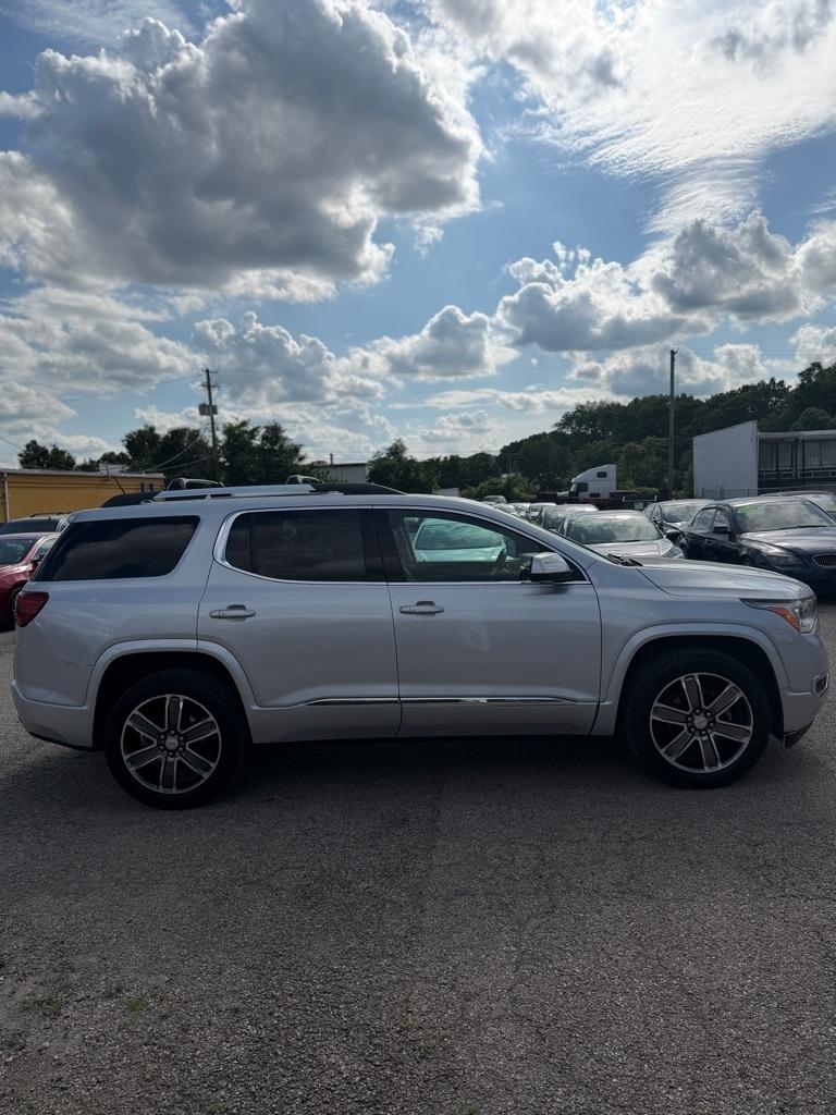 GMC Acadia Denali AWD 2017