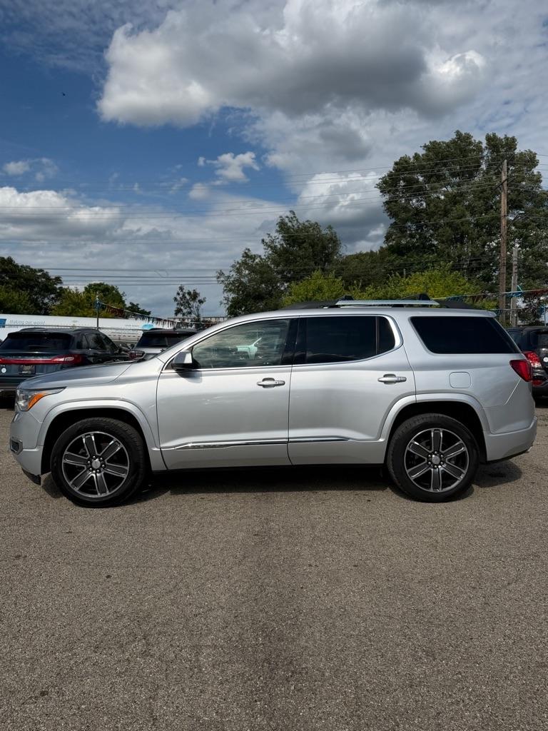 GMC Acadia Denali AWD 2017