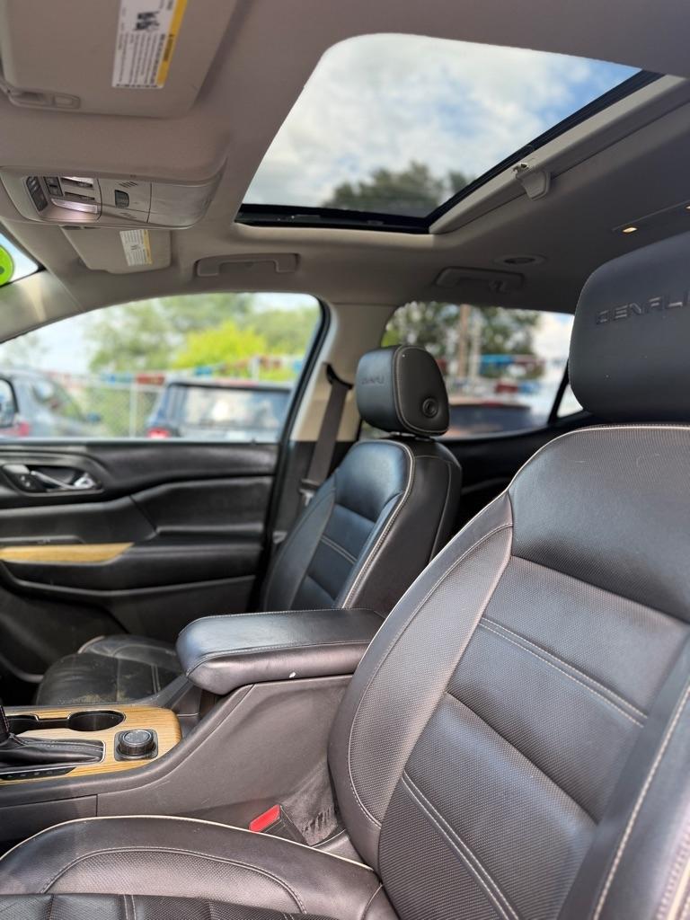 GMC Acadia Denali AWD 2017