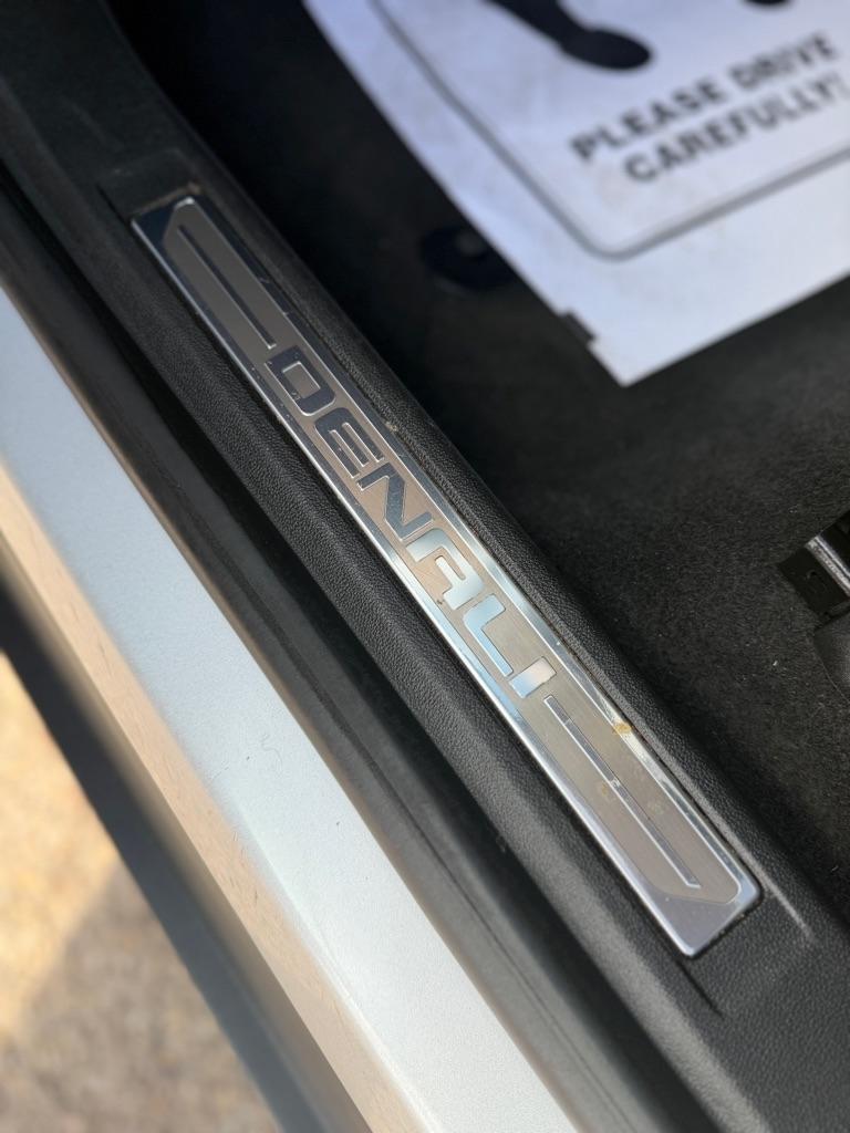 GMC Acadia Denali AWD 2017