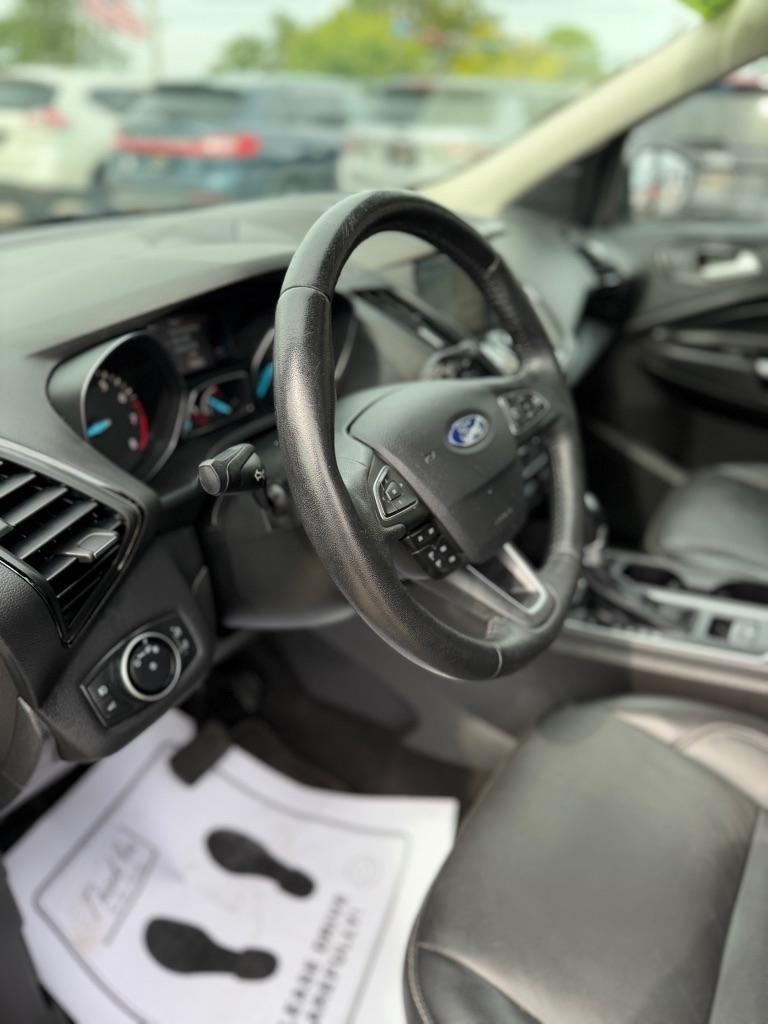 Ford Escape Titanium 4WD 2017