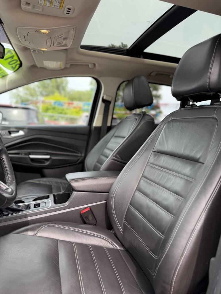 Ford Escape Titanium 4WD 2017