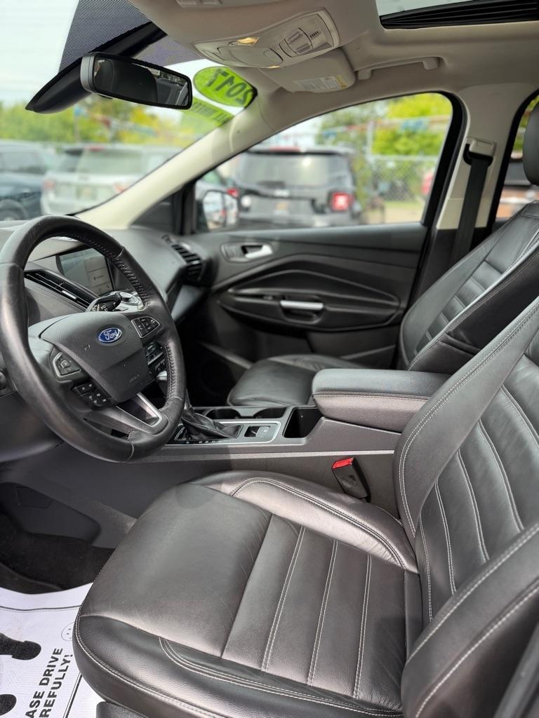 Ford Escape Titanium 4WD 2017