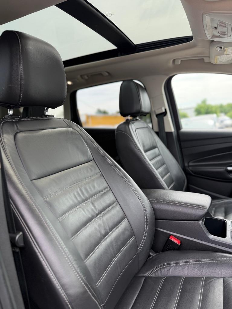 Ford Escape Titanium 4WD 2017