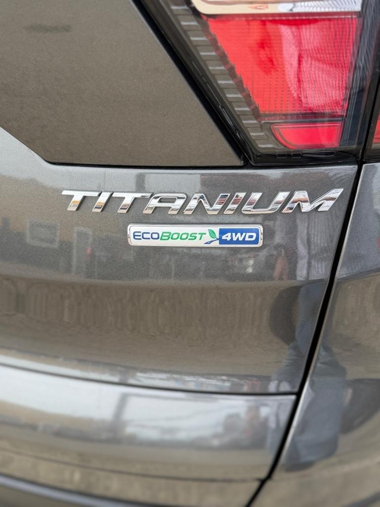 Ford Escape Titanium 4WD 2017