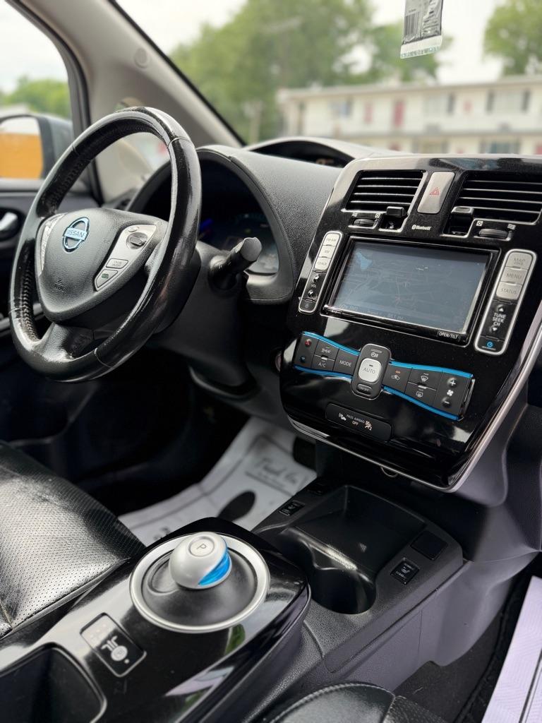 Nissan Leaf S 2015