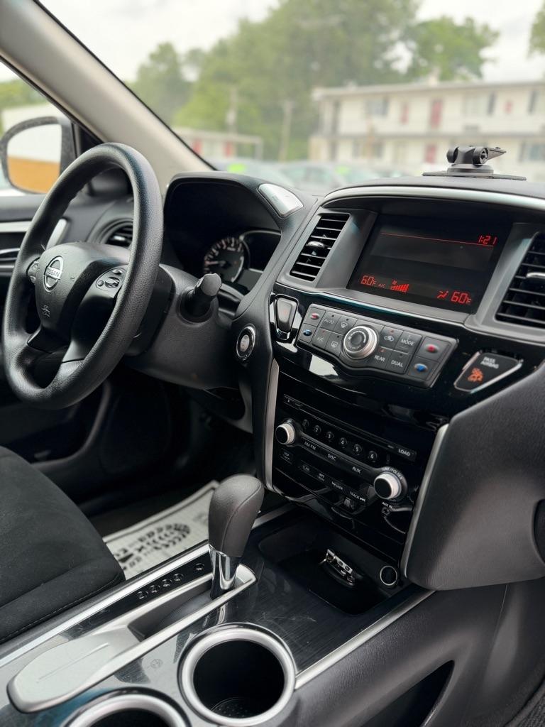Nissan Pathfinder S 2WD 2016