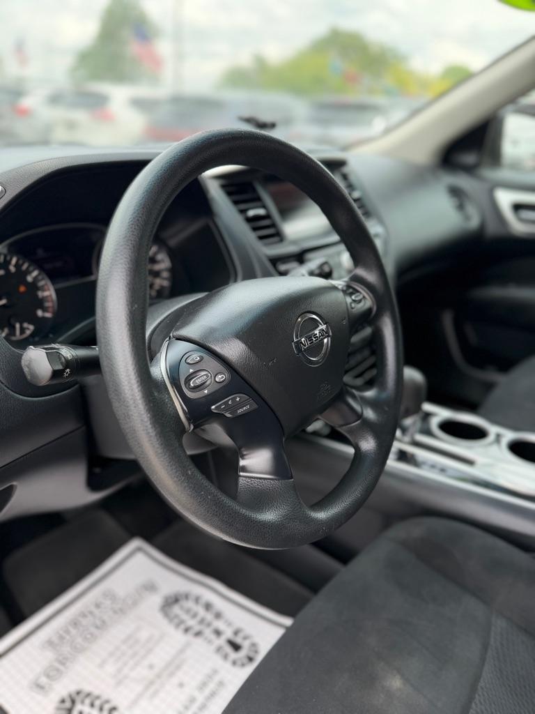 Nissan Pathfinder S 2WD 2016