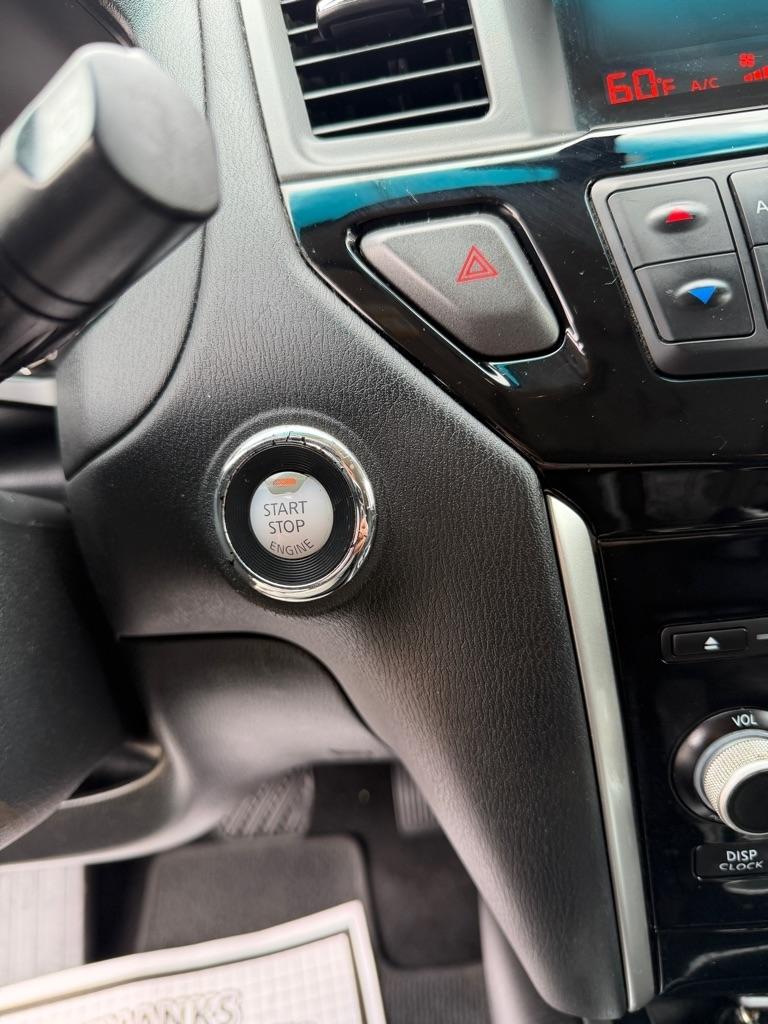 Nissan Pathfinder S 2WD 2016