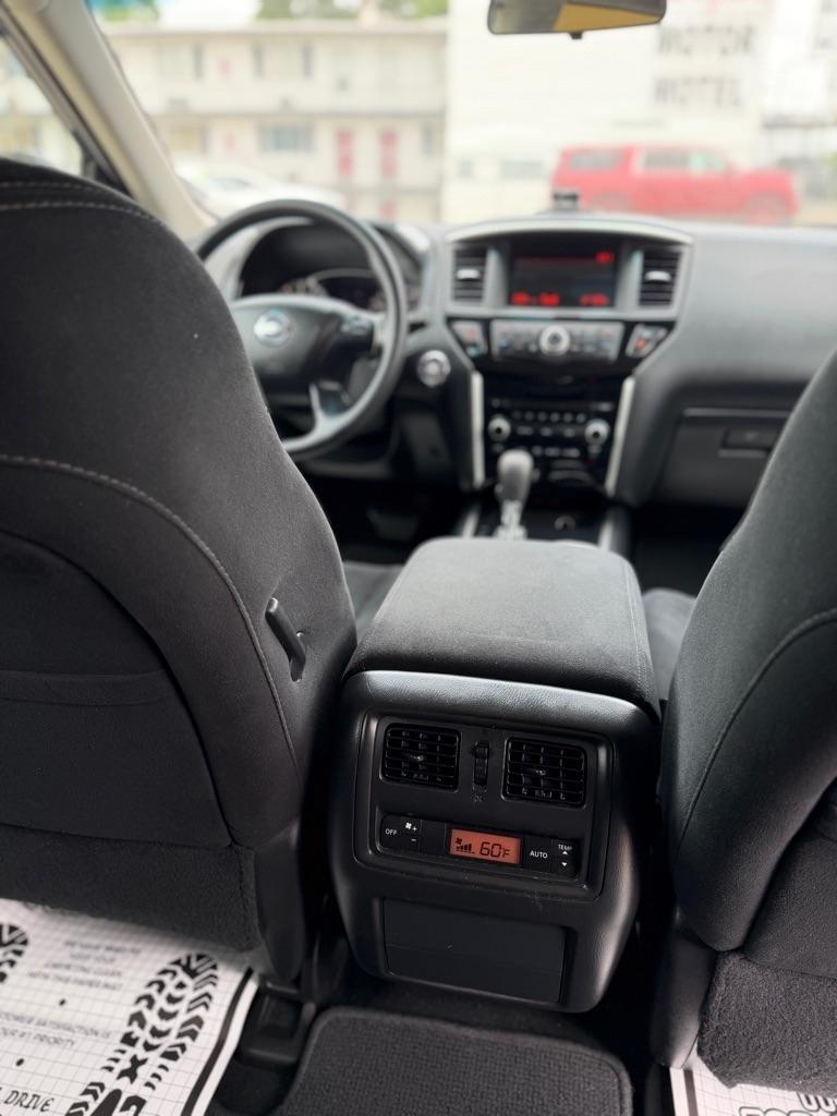 Nissan Pathfinder S 2WD 2016