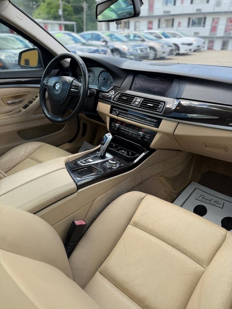 BMW 5-Series 528i 2013