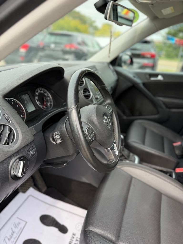 Volkswagen Tiguan S 2016