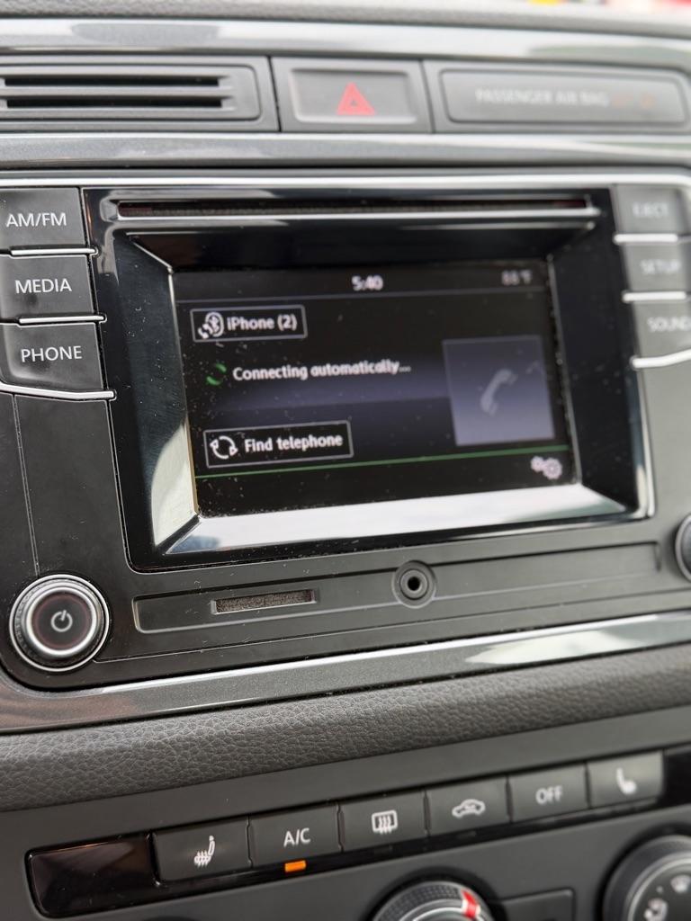 Volkswagen Tiguan S 2016