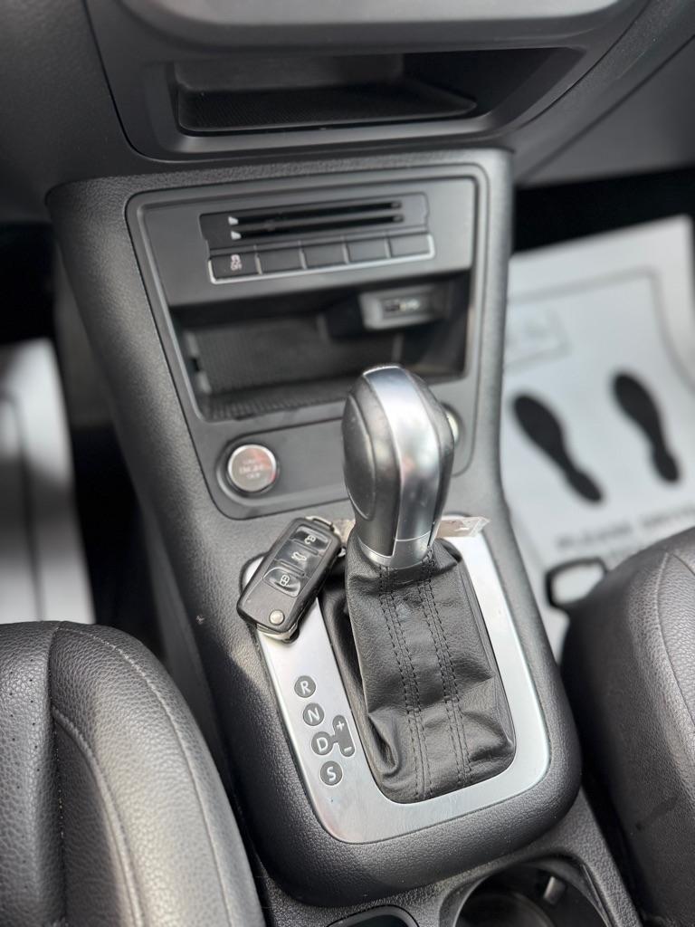 Volkswagen Tiguan S 2016