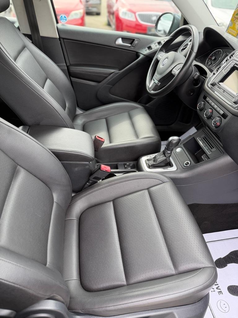 Volkswagen Tiguan S 2016