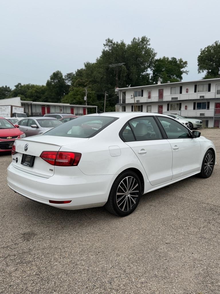 Volkswagen Jetta SE 6A 2015