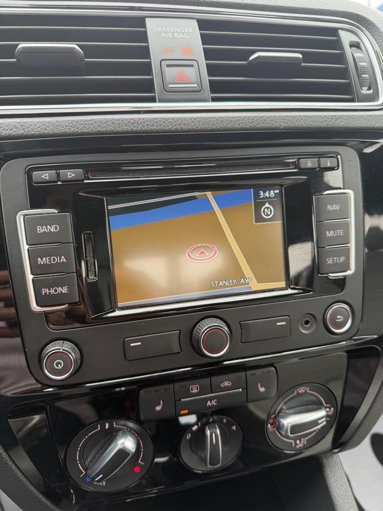 Volkswagen Jetta SE 6A 2015