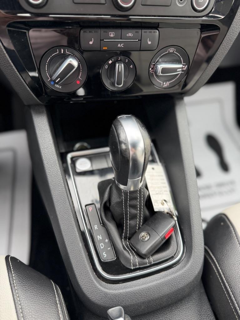 Volkswagen Jetta SE 6A 2015