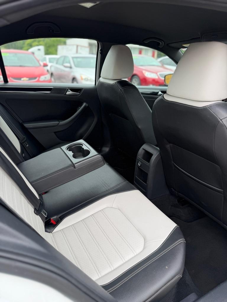 Volkswagen Jetta SE 6A 2015