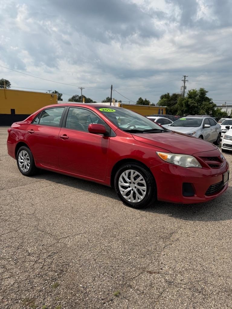 Toyota Corolla S 5-Speed MT 2012