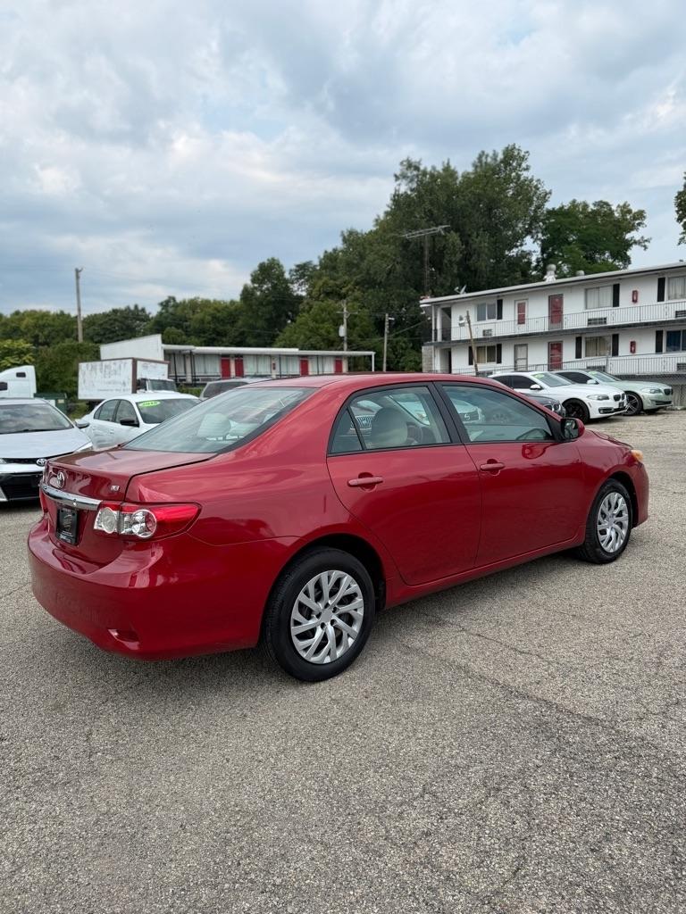 Toyota Corolla S 5-Speed MT 2012