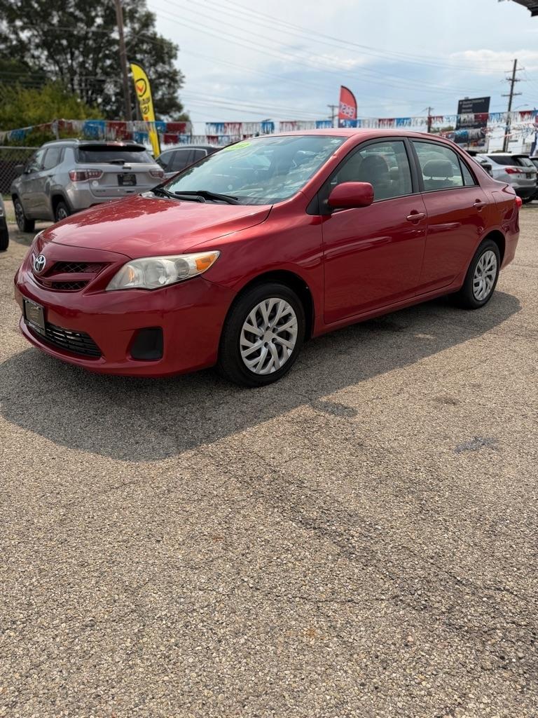 Toyota Corolla S 5-Speed MT 2012