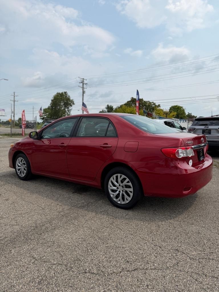 Toyota Corolla S 5-Speed MT 2012