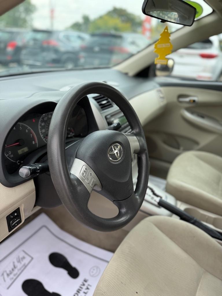 Toyota Corolla S 5-Speed MT 2012