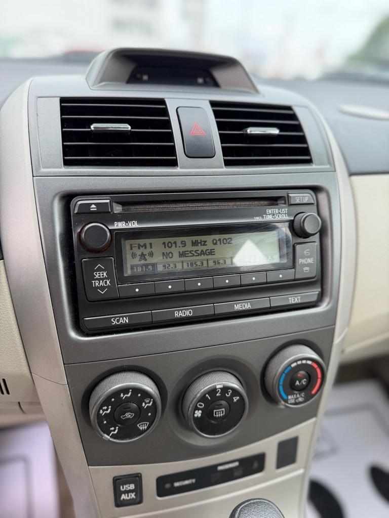 Toyota Corolla S 5-Speed MT 2012