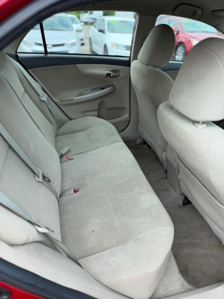 Toyota Corolla S 5-Speed MT 2012