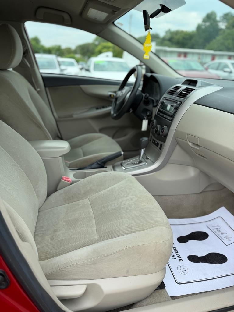 Toyota Corolla S 5-Speed MT 2012