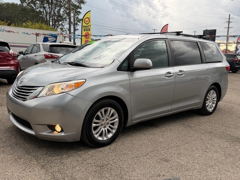 Toyota Sienna XLE FWD 8-Passenger V6 2015