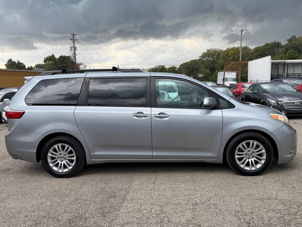 Toyota Sienna XLE FWD 8-Passenger V6 2015