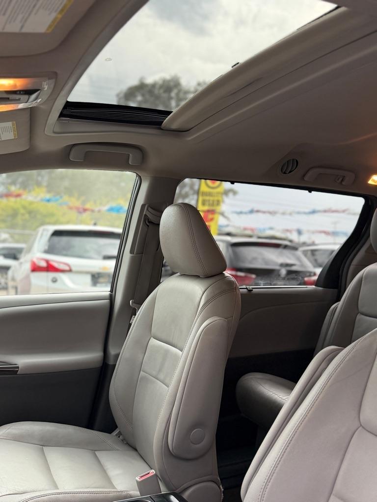 Toyota Sienna XLE FWD 8-Passenger V6 2015