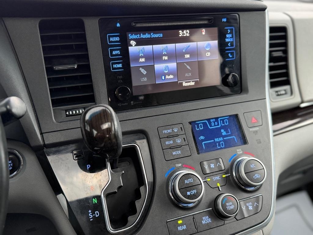 Toyota Sienna XLE FWD 8-Passenger V6 2015