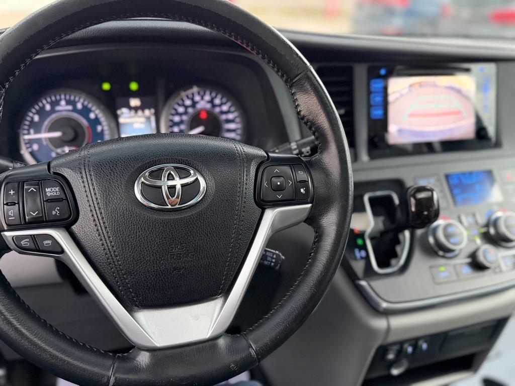 Toyota Sienna XLE FWD 8-Passenger V6 2015