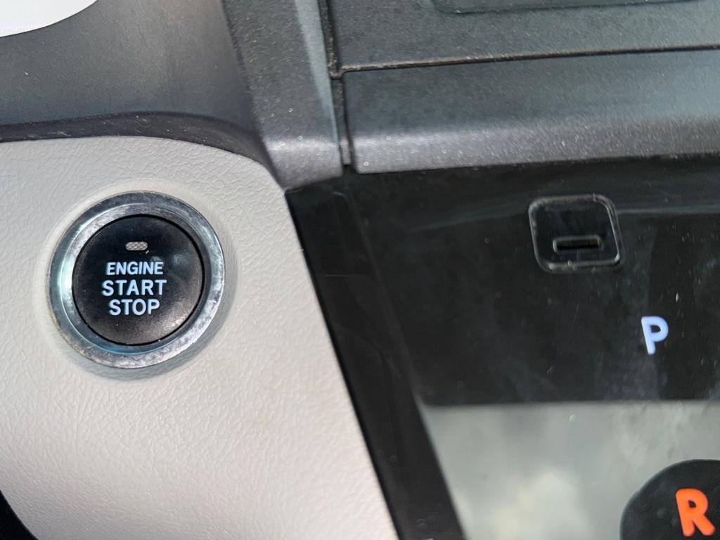 Toyota Sienna XLE FWD 8-Passenger V6 2015