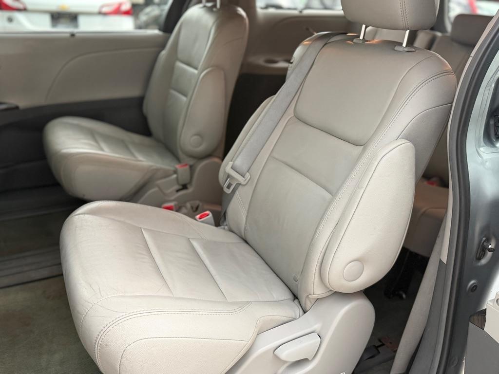 Toyota Sienna XLE FWD 8-Passenger V6 2015