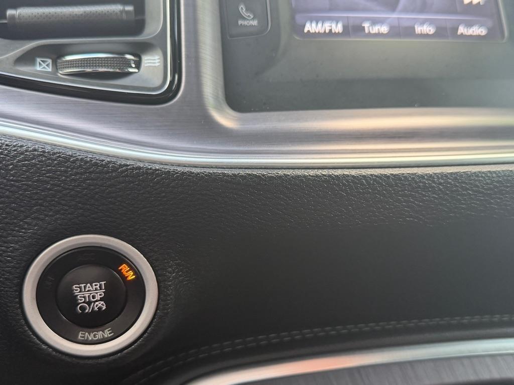 Dodge Challenger SXT 2015