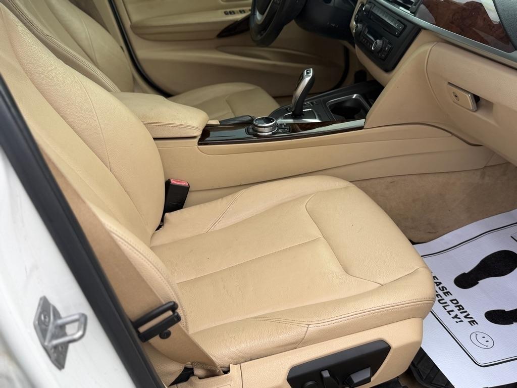 BMW 3-Series 328i xDrive Sedan 2014