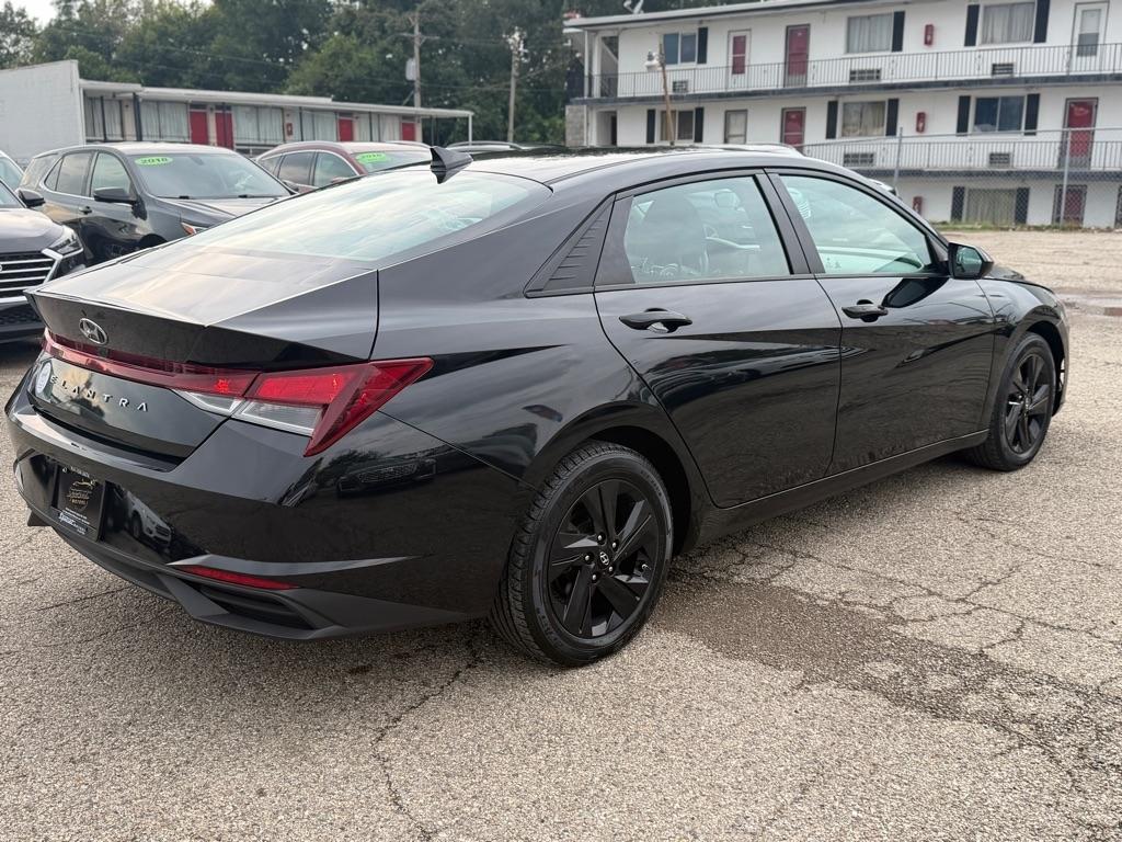 Hyundai Elantra SEL 2021