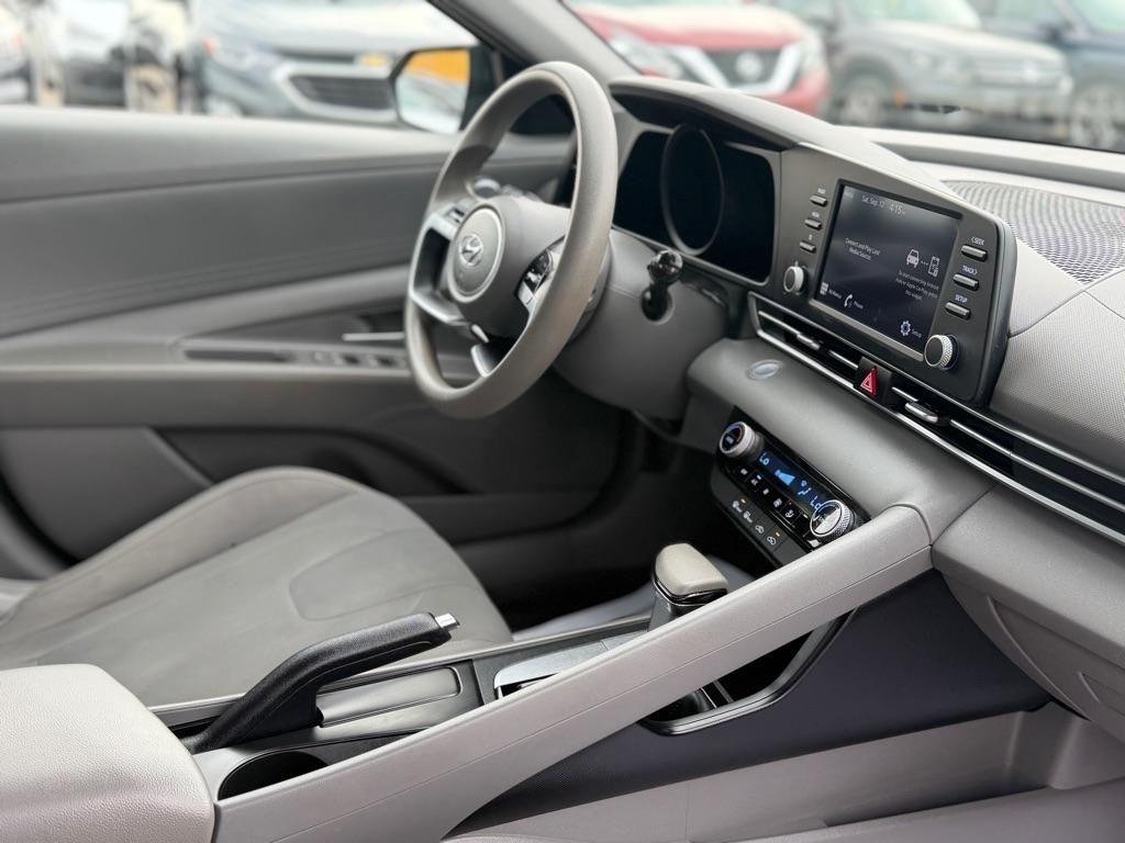 Hyundai Elantra SEL 2021