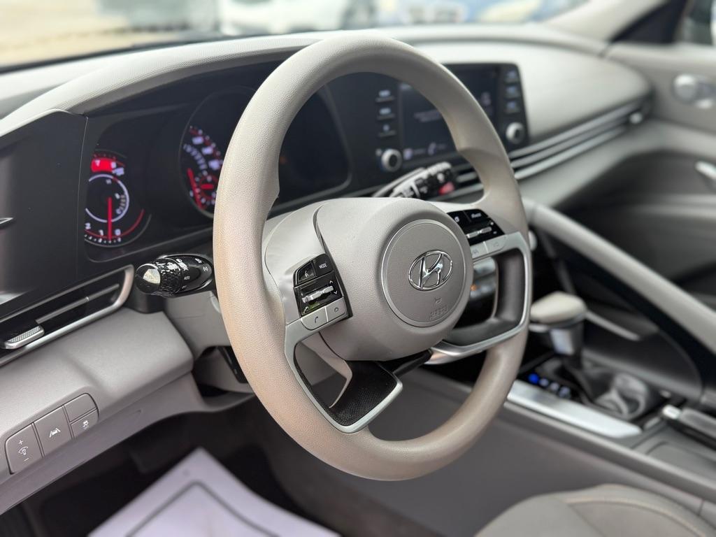 Hyundai Elantra SEL 2021