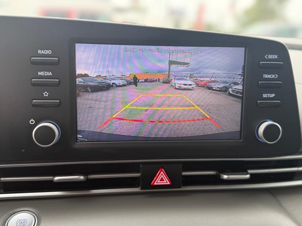 Hyundai Elantra SEL 2021