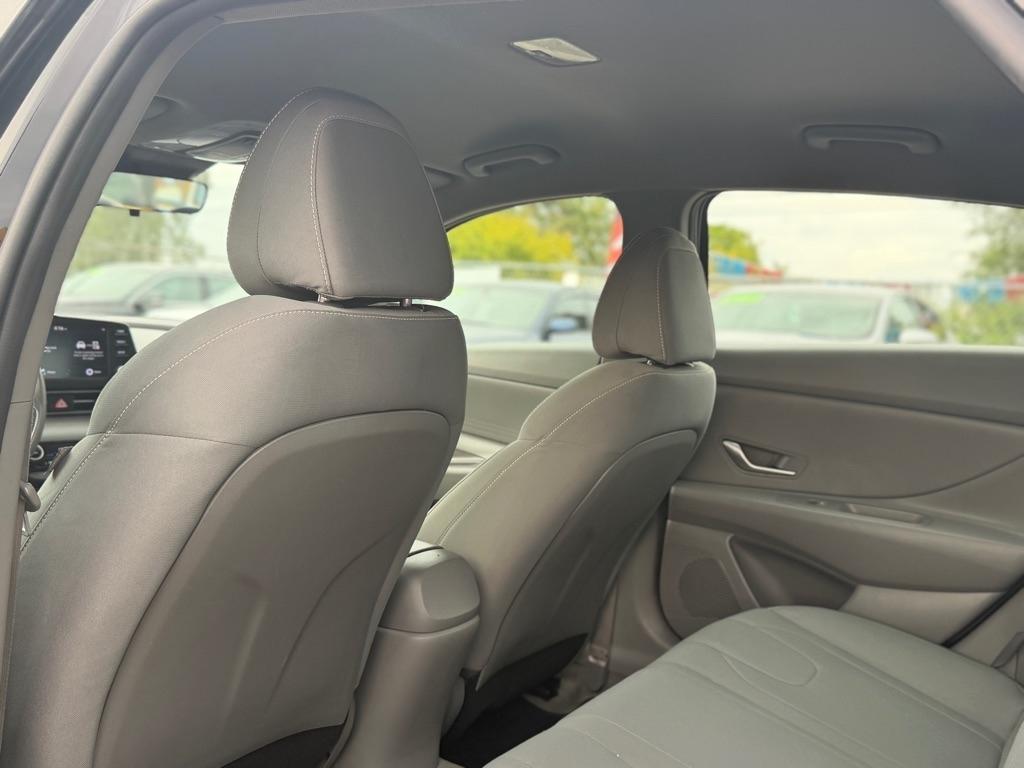 Hyundai Elantra SEL 2021